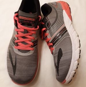 Brooks cadence 6 running shoes size 8.5